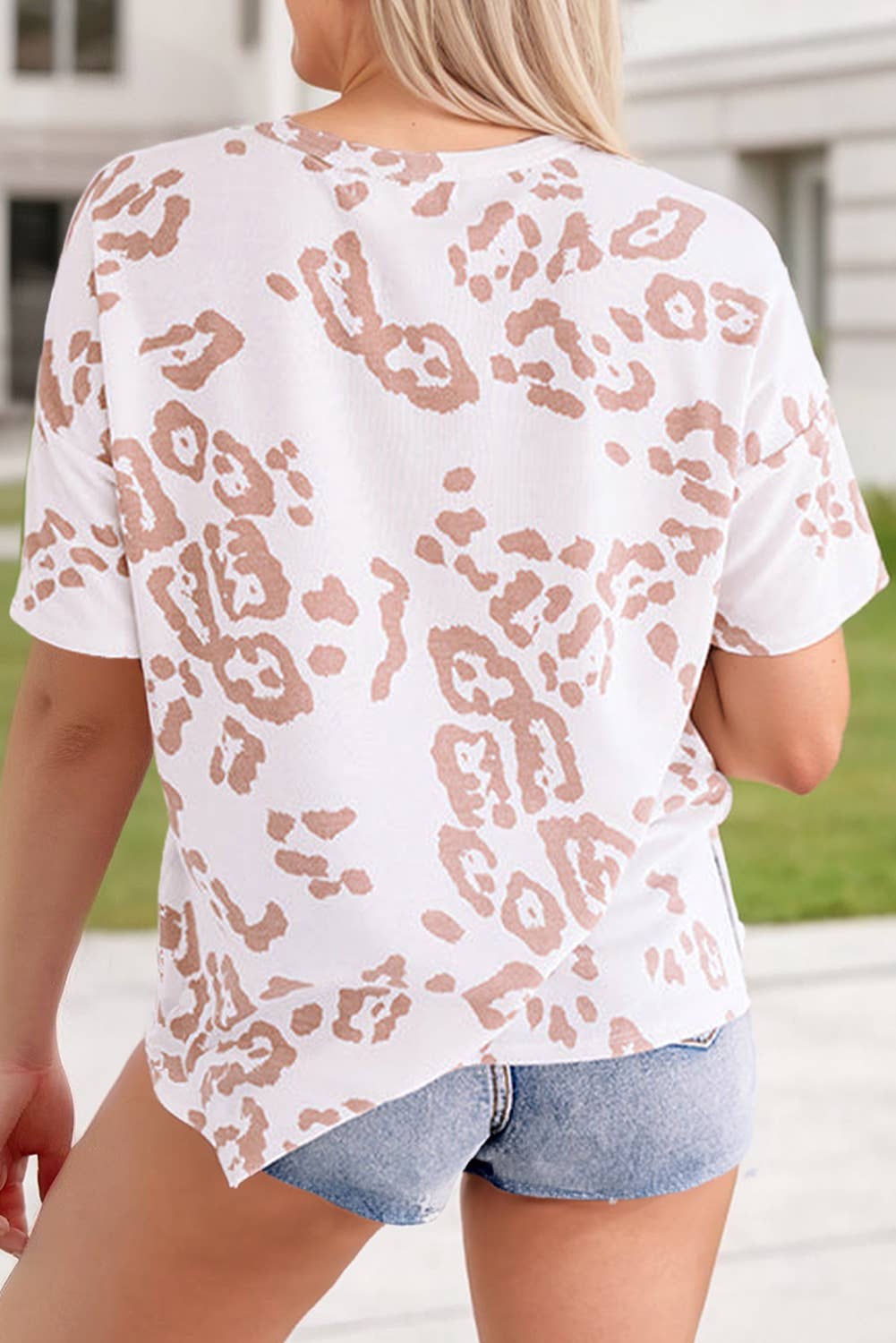 Leopard Short Sleeve V Neck Plus Size Top: White / Plus Size 1X-3X