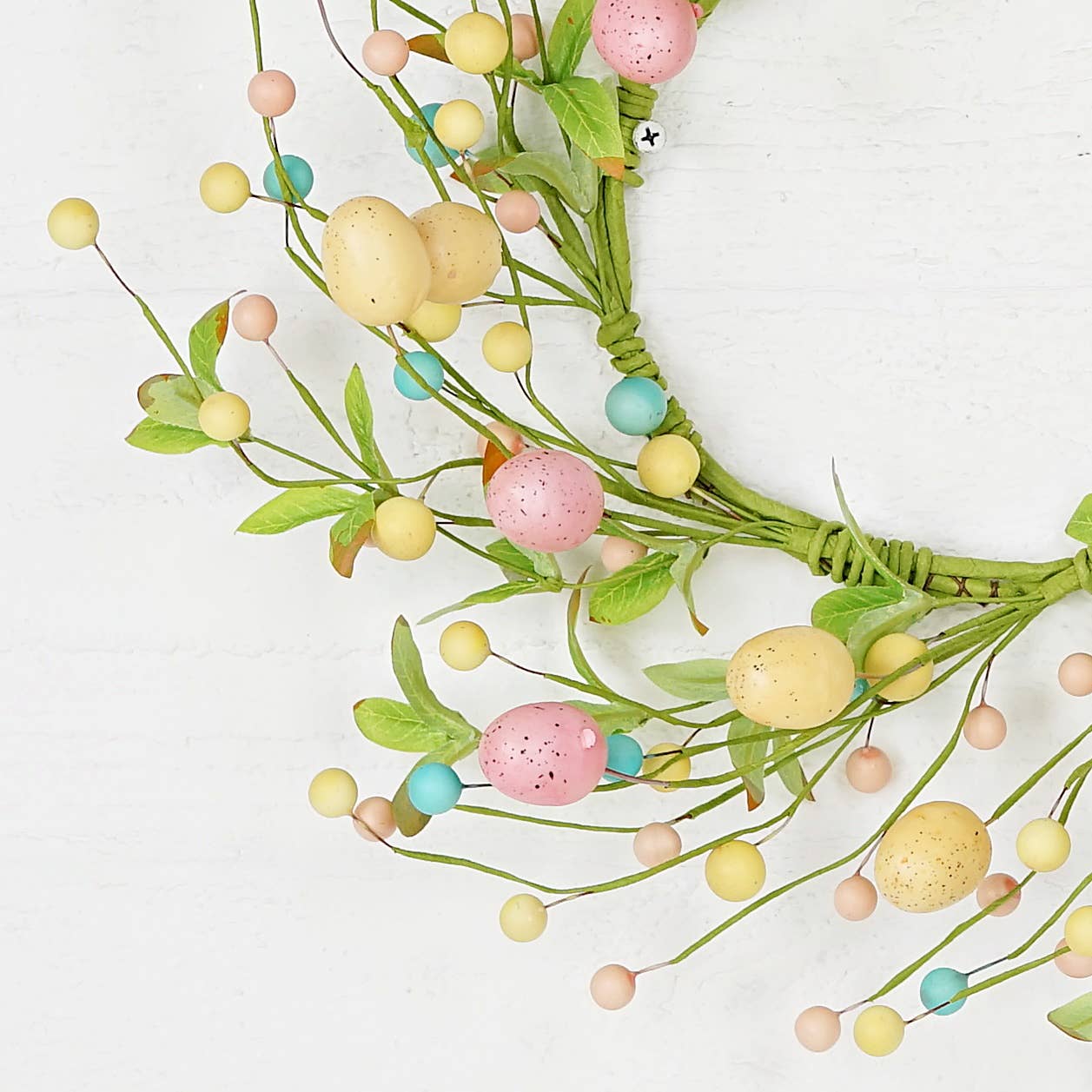 31172- 18in(6.5)Wreath-Mix Pastel Eggs with Willow Leaves