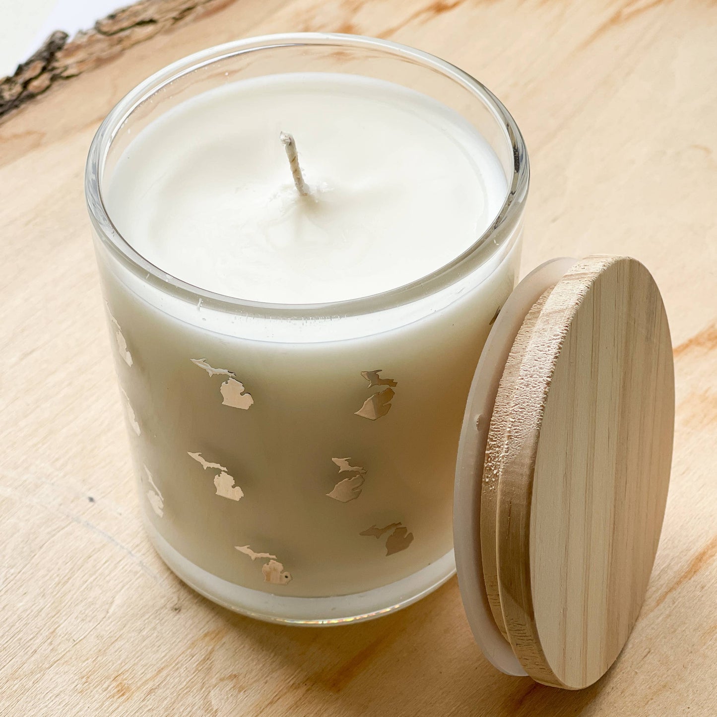 11 oz. Simple Silver Michigan - Signature Collection : Pecans n' Maple Syrup Waffles