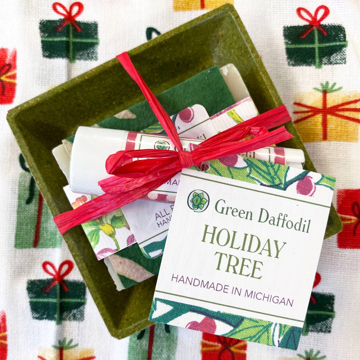 Holiday Tree Soap & Lip Balm Dish Kit - Gift Set Christmas