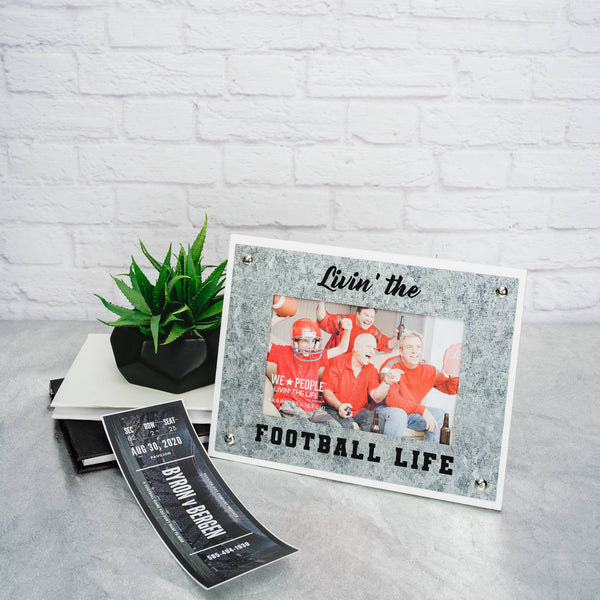 Football - 8.5" x 6.5" Frame
(Holds 4" x 6" Photo)