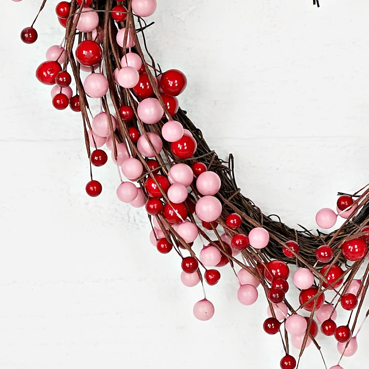31240-12inWx14inL Twig Heart-Red and Pink Berry