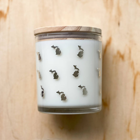 11 oz. Simple Silver Michigan - Signature Collection : Pecans n' Maple Syrup Waffles