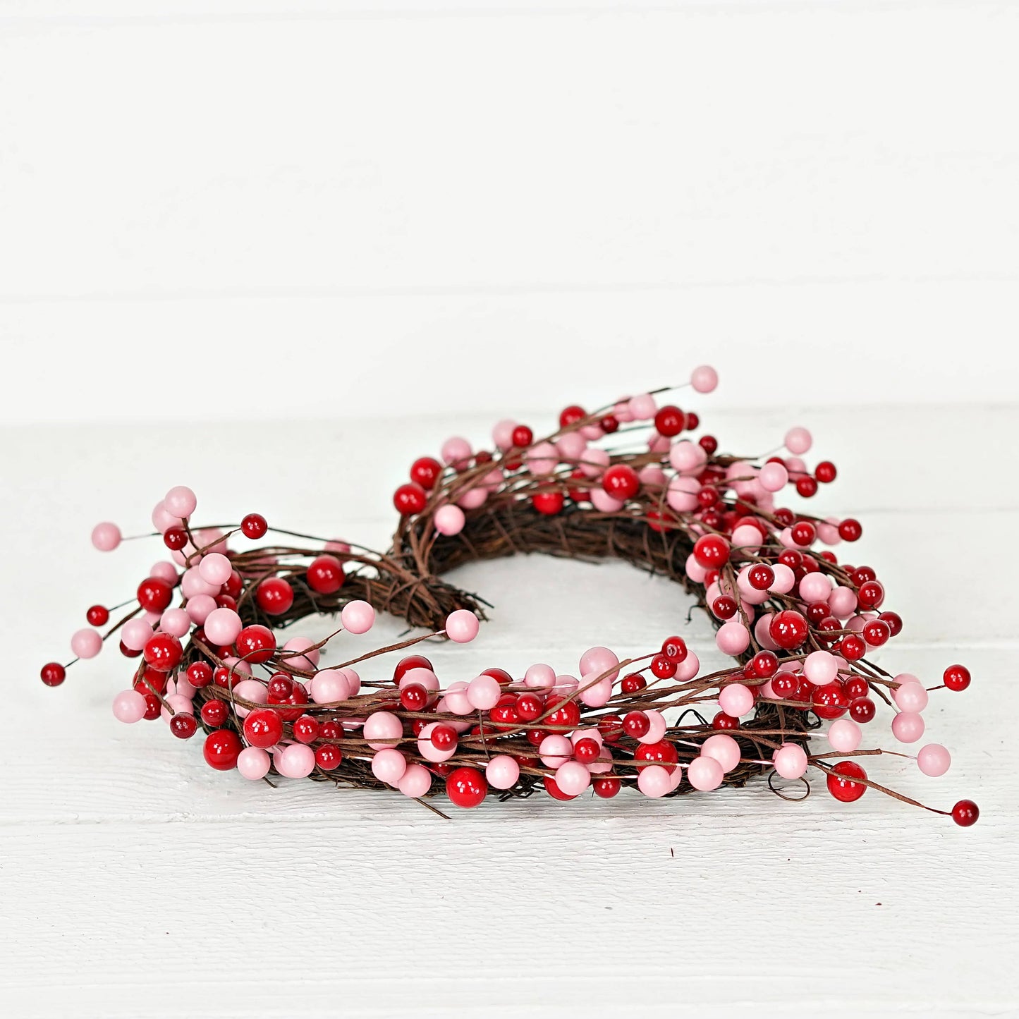 31240-12inWx14inL Twig Heart-Red and Pink Berry