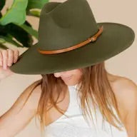 Wide brim hat