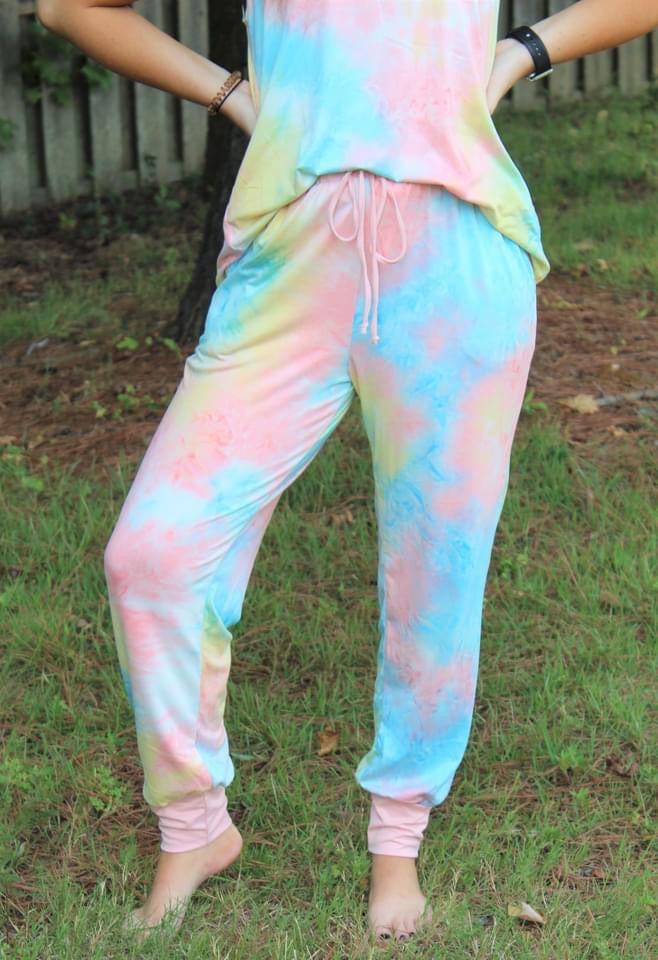Tee shirt and jogger loungewear