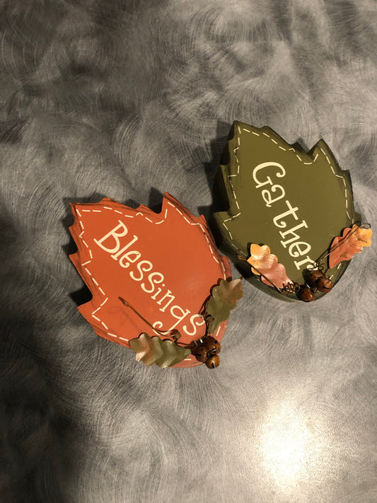 Leaf Decor (2 colors)