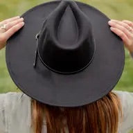 Wide brim hat